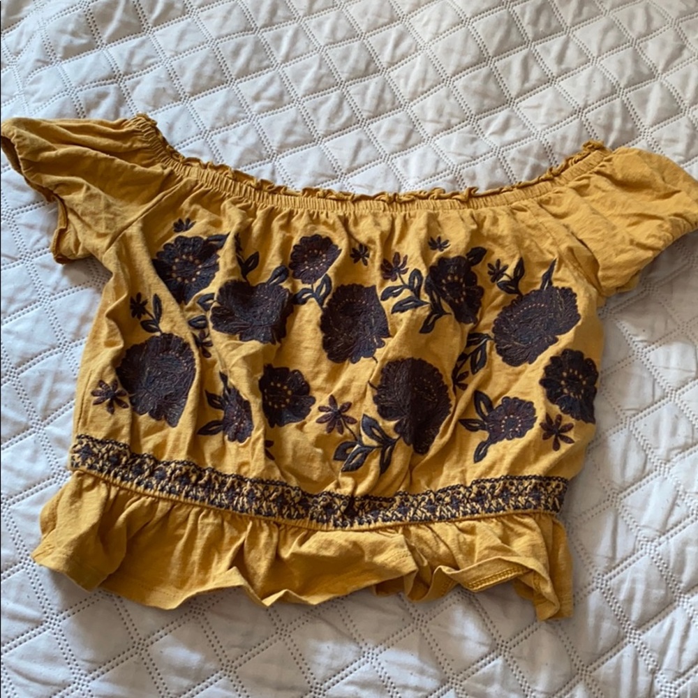 American Eagle off the shoulder top